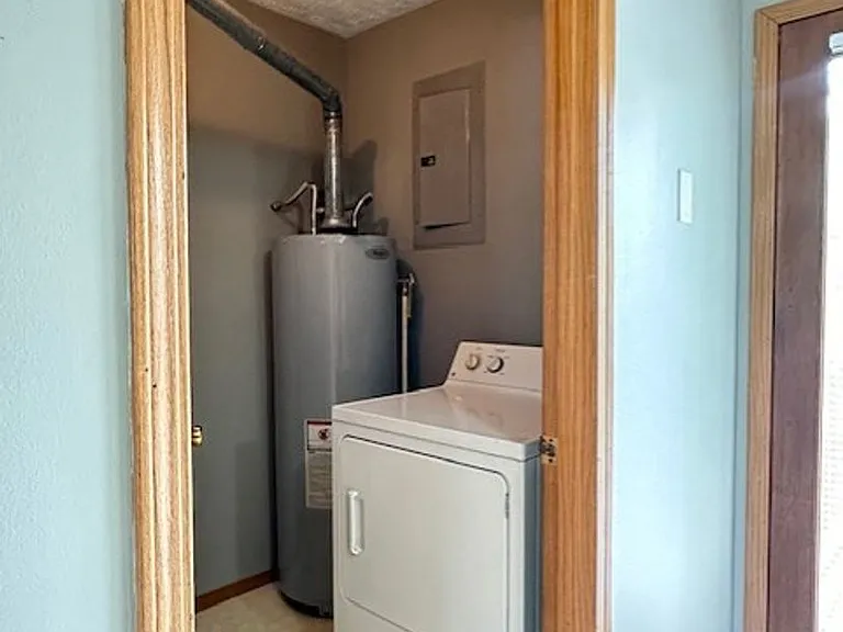 140 E Stewart St — Photo 28