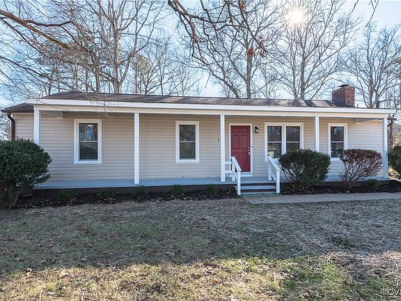 3rd image of 525 Briarwood Cir