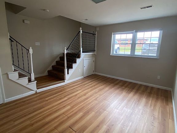 2nd image of 605 Blumhoff Ave #619