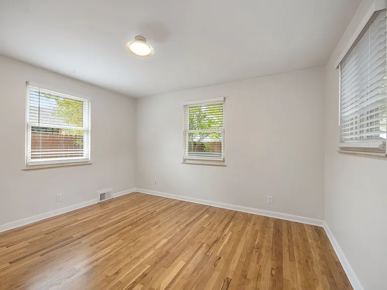 160 Circle Dr — Photo 25
