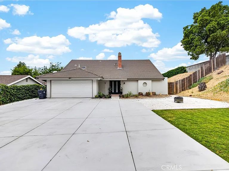 23547 Decorah Rd — Photo 2