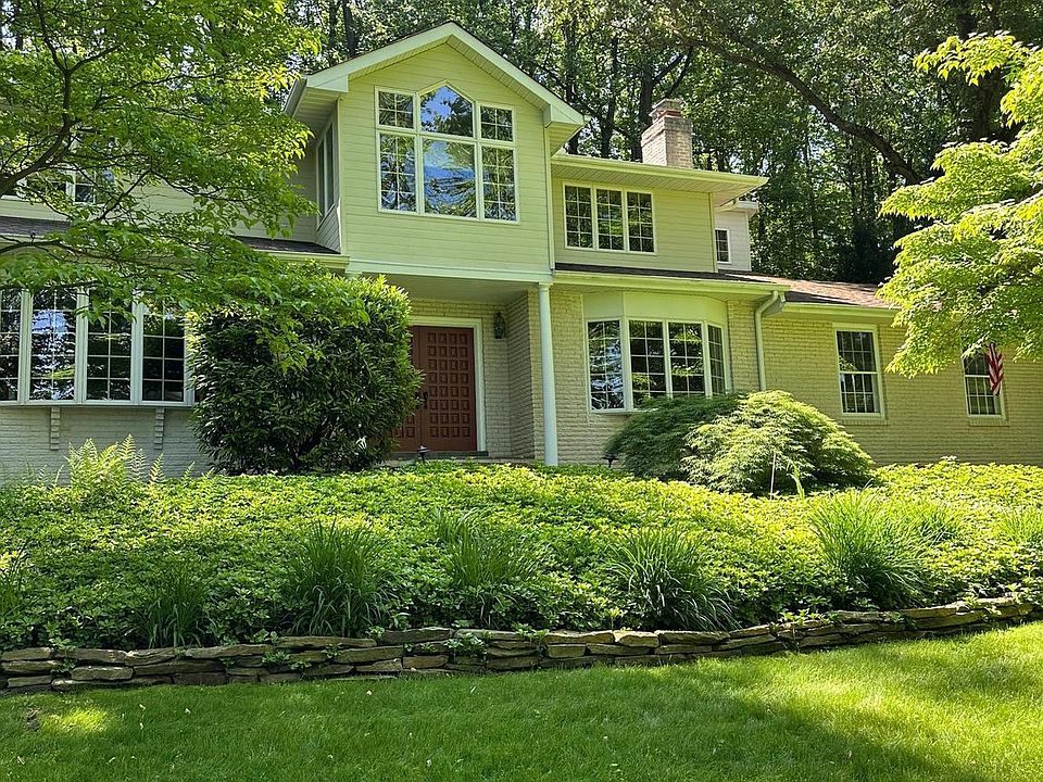 1st image of 7 Ironwood Dr