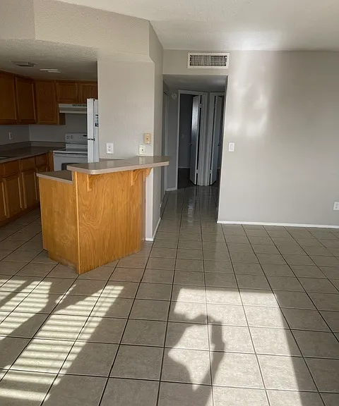 2070 Sahara Dr — Photo 3