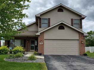 1339 E Cap Cir, Bourbonnais, IL 60914