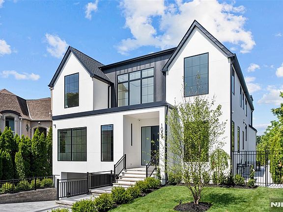 2nd image of 1059 Briar Way