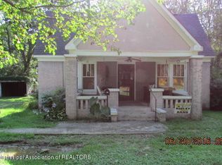 604 S West St, Ripley, MS 38663