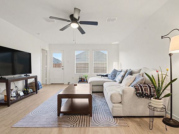 3rd image of 14174 Inglebert St