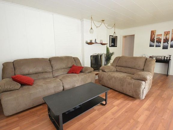 5th image of 2038 Grant St
