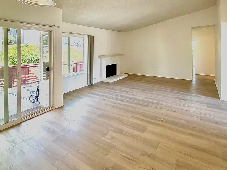 3368 Calle La Veta — Photo 3