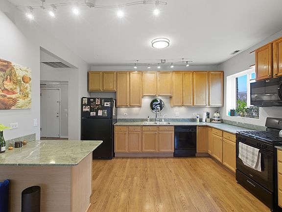 5th image of 1448 W Arthur Ave #3