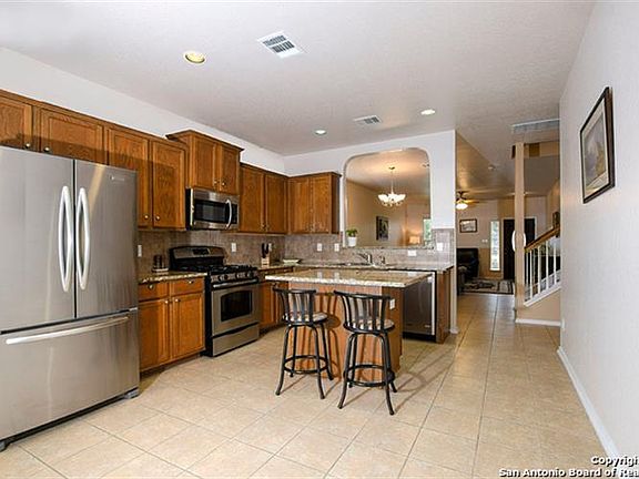 4th image of 716 Clearbrook Ave