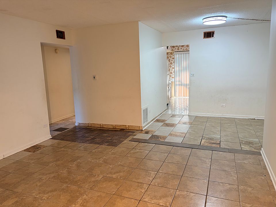 1st image of 5403 Chateau APT 1