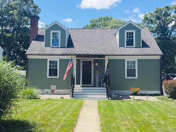 3rd image of 35 Lakeview Ave