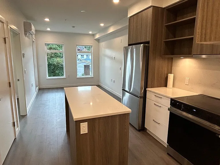 82 1st St #4XX — Photo 3