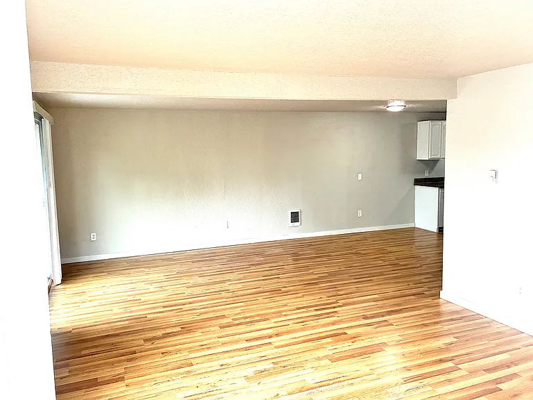 15409 9th Ave SW #5 — Photo 8