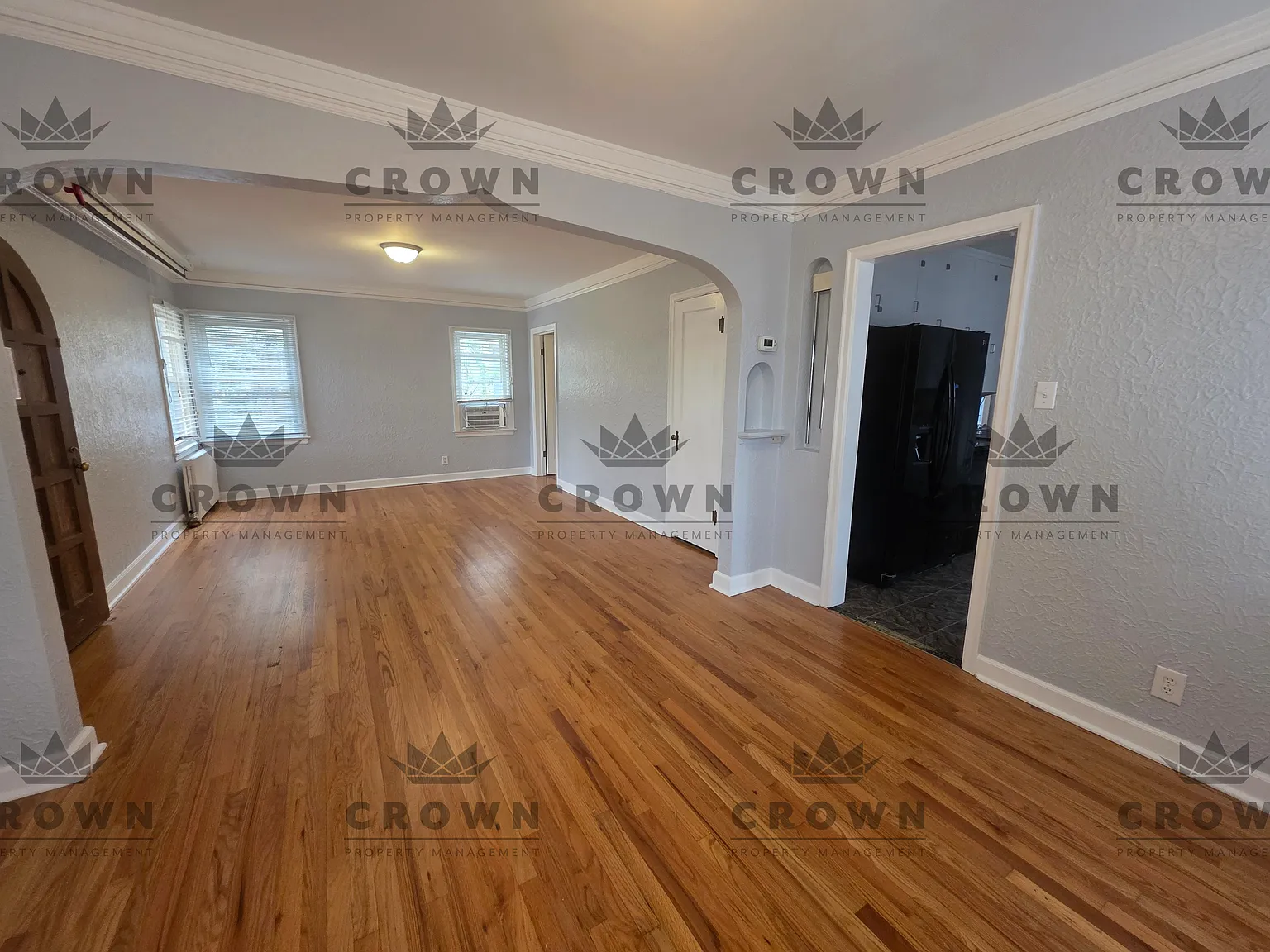 5 bed, 2469 sqft, $2,400 — Photo 2