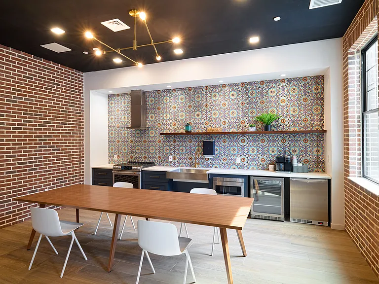 The Seville Apartments — Photo 18