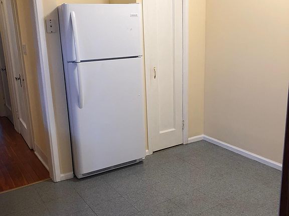 4th image of 78 Mundy Ave