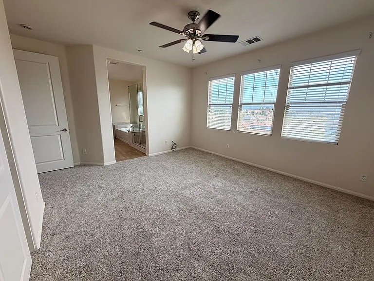 1729 Cripple Creek Dr #4 — Photo 15