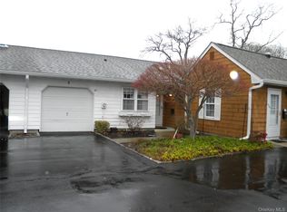 4 Revere Dr, Sayville, NY 11782