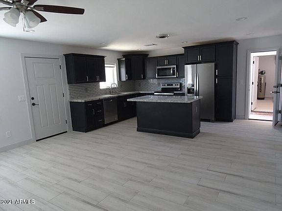 3rd image of 2336 E McArthur Dr