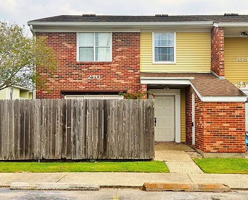101 Wilbourn Blvd Photo 1