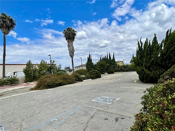 2nd image of 5619 Ball Rd