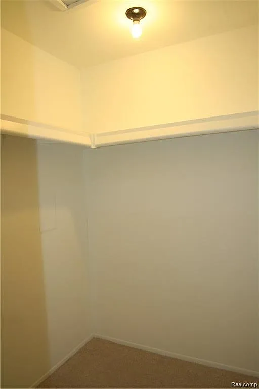3 bed, 2.5 bath, 1522 sqft, $1,999 — Photo 3