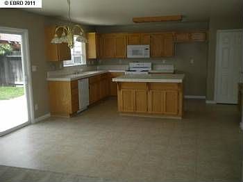 4th image of 1814 Terrace Dr