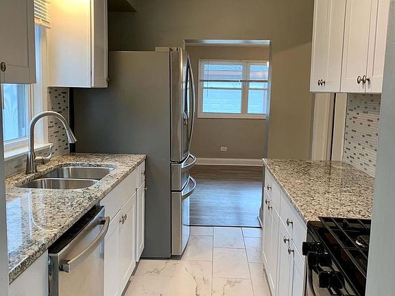 3rd image of 4221 W 99th St