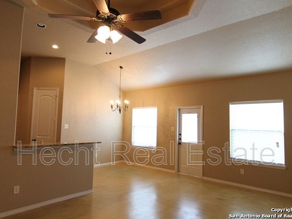 4th image of 260 Rosalie Dr #1