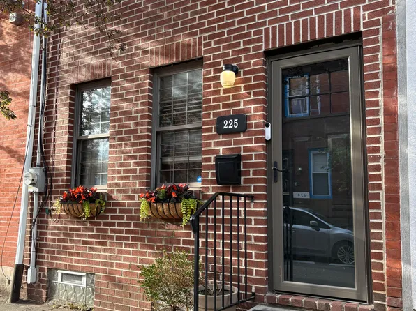 225 W Wildey St, Philadelphia, PA 19123