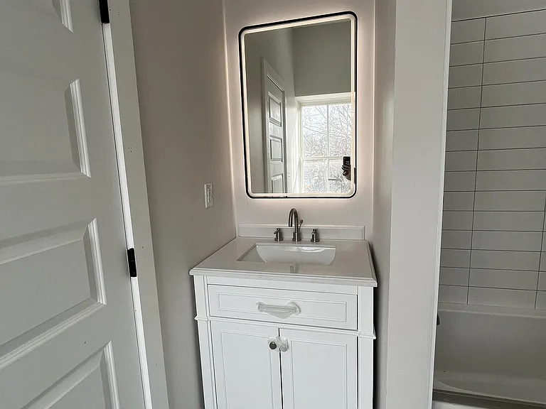 515 E Washington St #4 — Photo 4