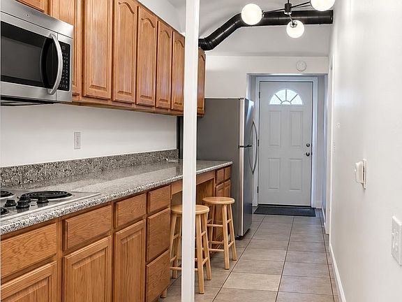 3rd image of 2555 Virginia St #Bb