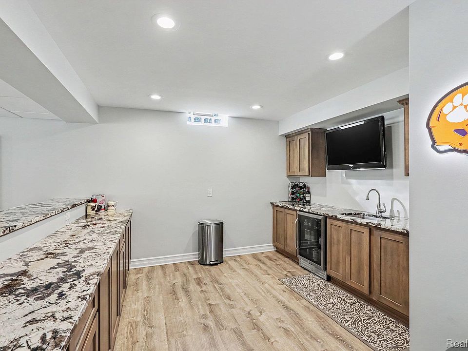 63746 Providence, photo 27