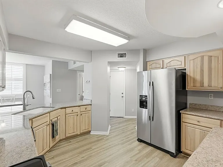 6085 Bahia Del Mar Cir #272 — Photo 6