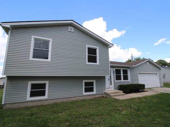 805 W Walnut St, Lexington, IL 61753