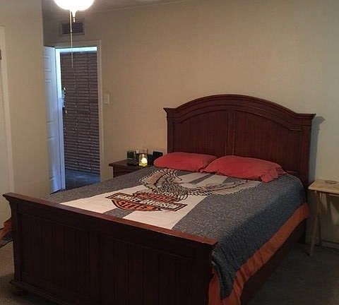 3rd image of 1417 Rosewood Ave