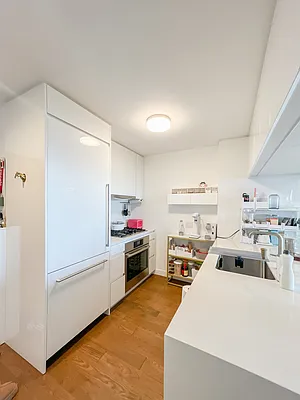 Rented by EASYRENT REALTY LLC | media 3