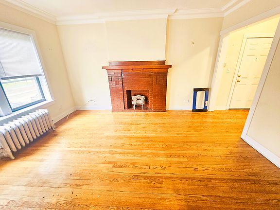 4th image of 1600 W Fargo Ave #3