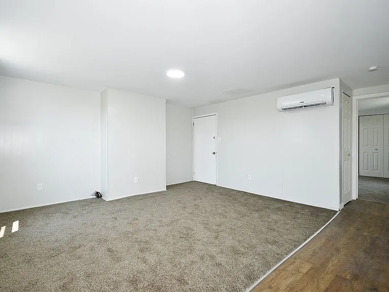 1103 Crosby St #2 — Photo 6