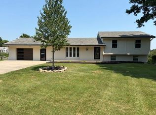 8381 Pratt Rd, Atchison, KS 66002