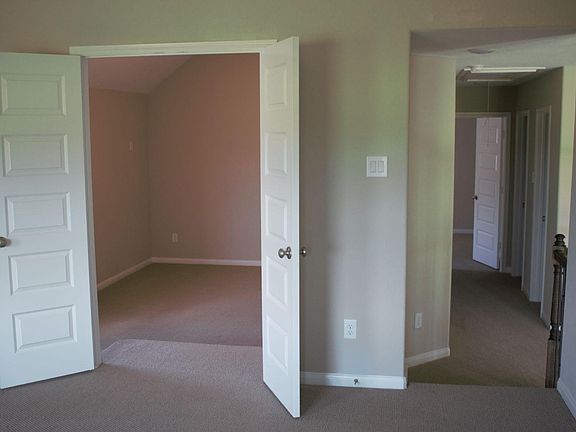 3rd image of 3830 Pearl Lake Ln