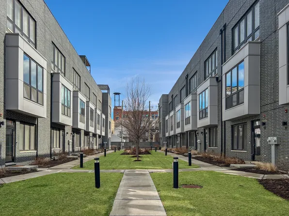 525 N Bishop St #8, Chicago, IL 60642