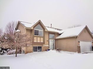 889 Sterling St S, Maplewood, MN 55119