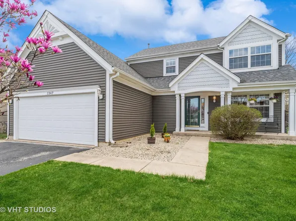 1347 Locust Ct, Grayslake, IL 60030