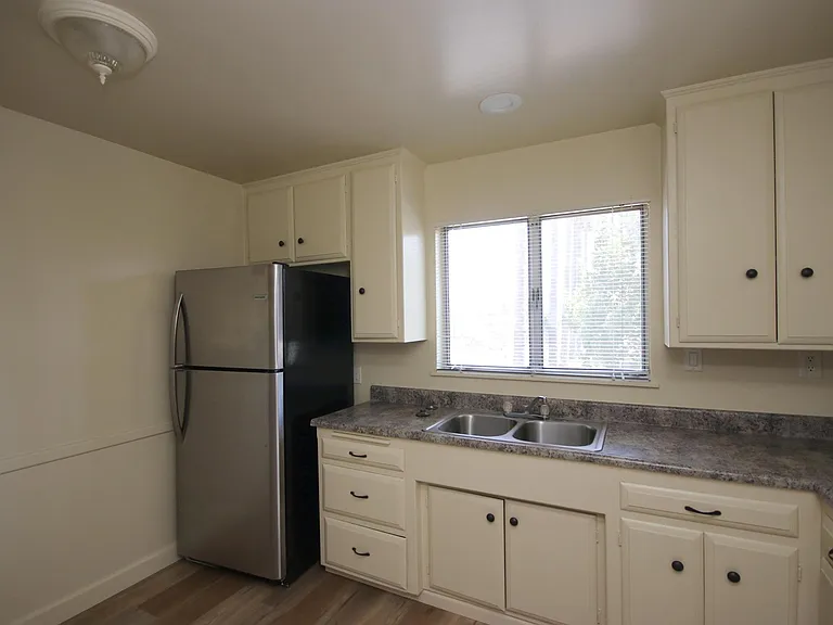 1600 W Huntington Dr #2A — Photo 8