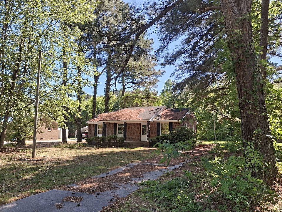 2nd image of 414 Ridgewood Rd