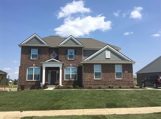 61951 Saddle Creek Dr, South Lyon, MI 48178