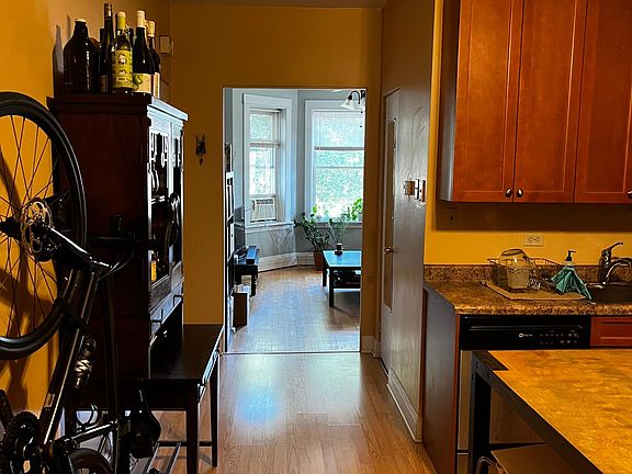3rd image of 1839 W Wabansia Ave